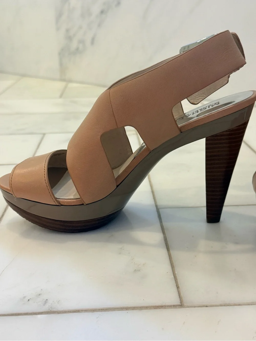 Michael Kors Carla platform Taupe Leather Platform Peeptoe Heels